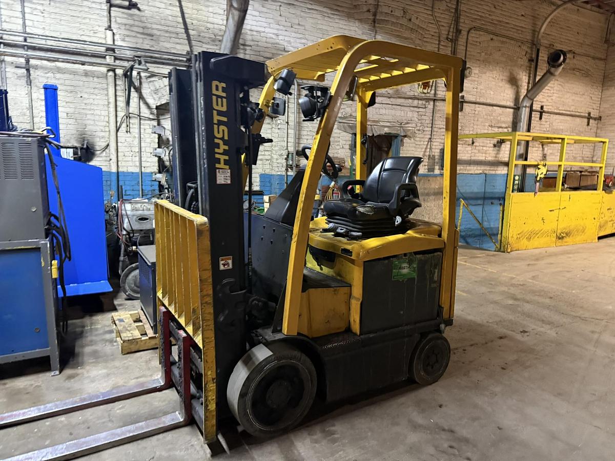 Used 5000 POUND HYSTER MODEL E50XN-27 ELECTRIC FORKLIFT