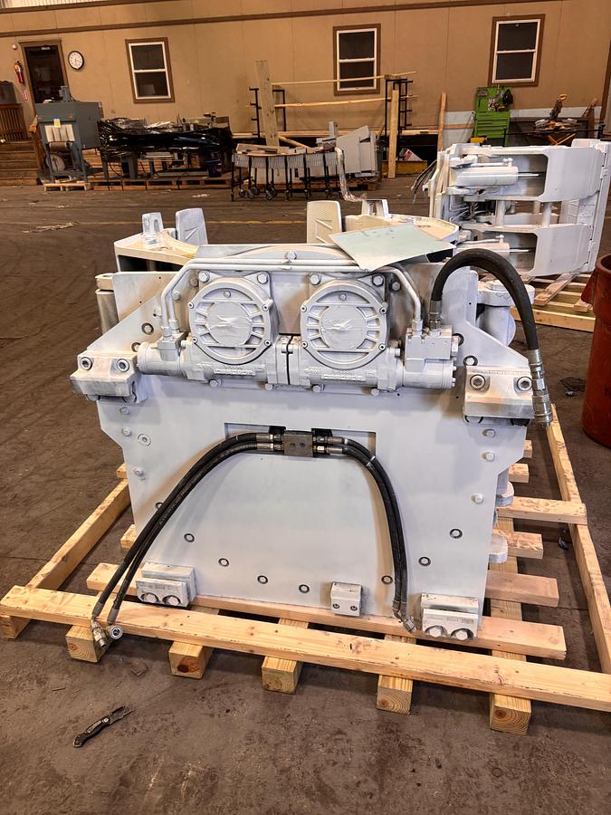 Used CASCADE MODEL 90F-RCS-275 60" DIA. ROLL CLAMP