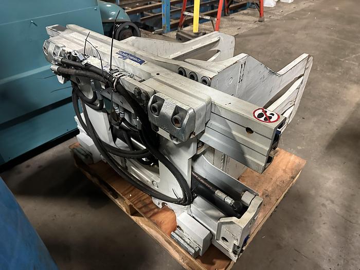 Used CASCADE 18J-BCS-3A-98111 BALE CLAMP ATTACHMENT