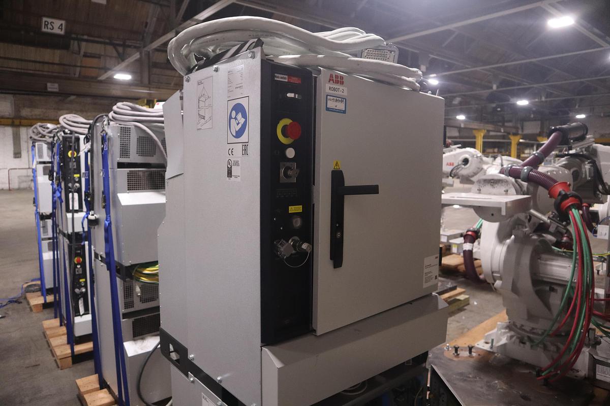 ABB MODEL IRB 6700-300/2.70 ROBOT 6-AXIS MANUFACTURED 2021
