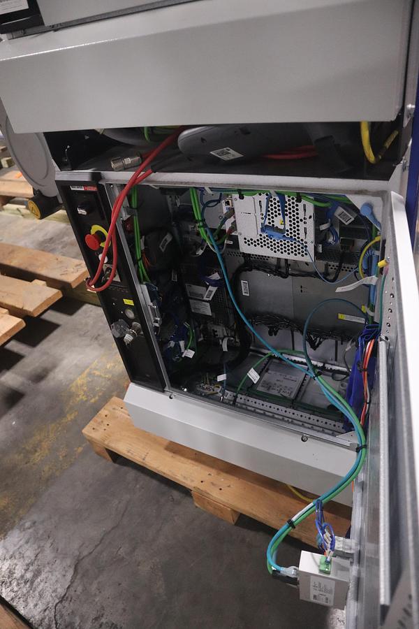 ABB MODEL IRB 6700-300/2.70 ROBOT 6-AXIS MANUFACTURED 2021