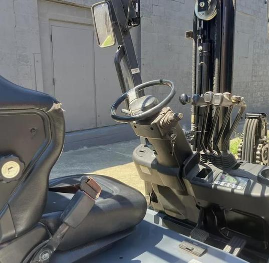 Used TOYOTA 8FBCU32 6500LB CAPACITY FORKLIFT 3-STAGE MAST WITH SIDE SHIFT 2019