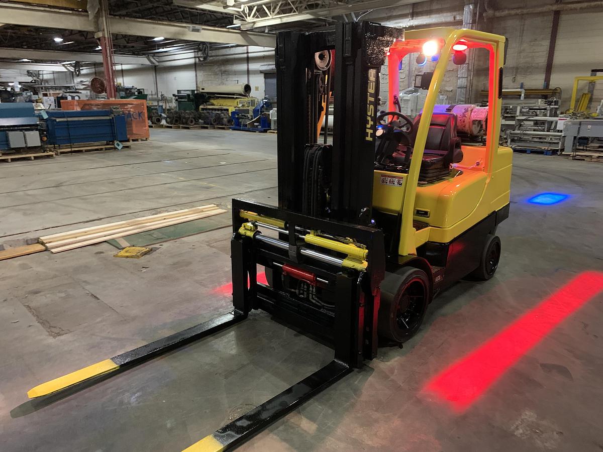 Used 8,000 POUND LB. HYSTER MODEL S80FT FORKLIFT WITH SIDESHIFT AND FORK POSITIONING