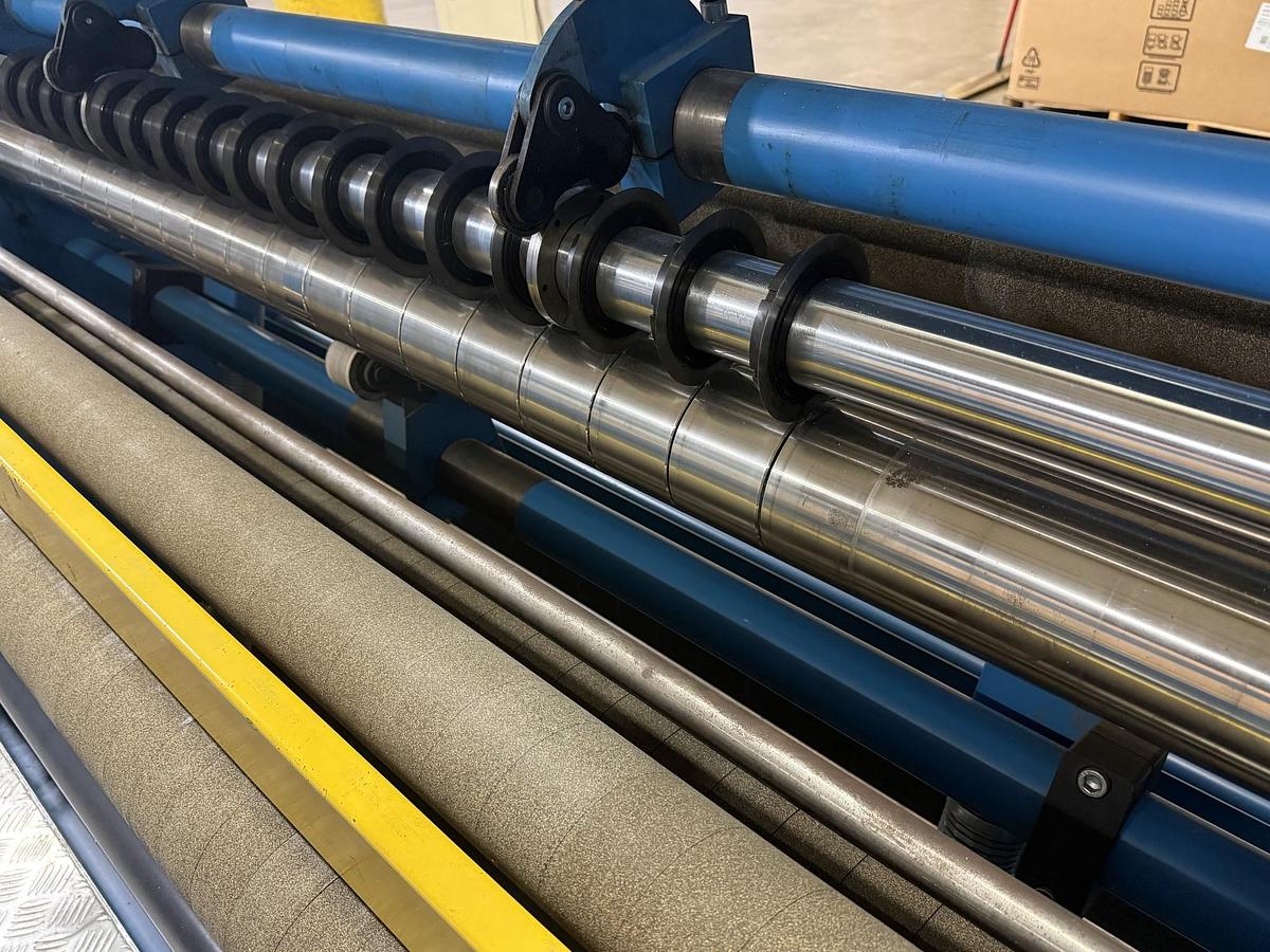 Used 65" WIDE KAMPF STARSLIT DUPLEX SLITTER REWINDER - MANUFACTURED 2011