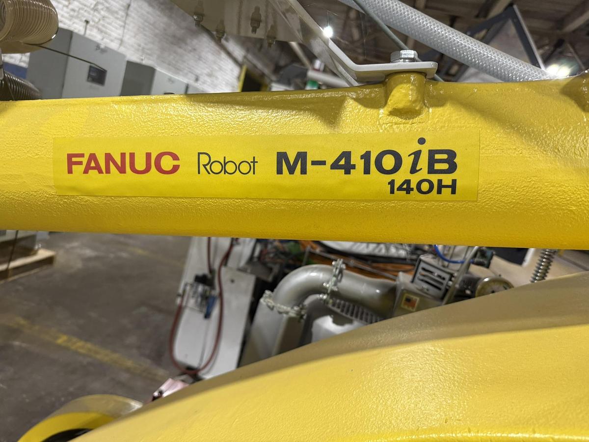 Used M-410IB FANUC ROBOT 140H MANUFACTURED 2020