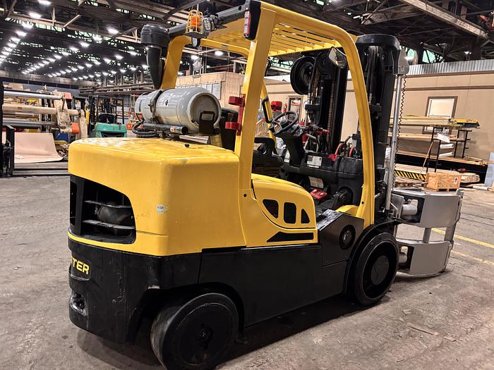 Used 15,500 POUND HYSTER MODEL S155FT FORKLIFT WITH 60" CASCADE PAPER ROLL CLAMP ATTACHMENT MANUFACTURED 2020