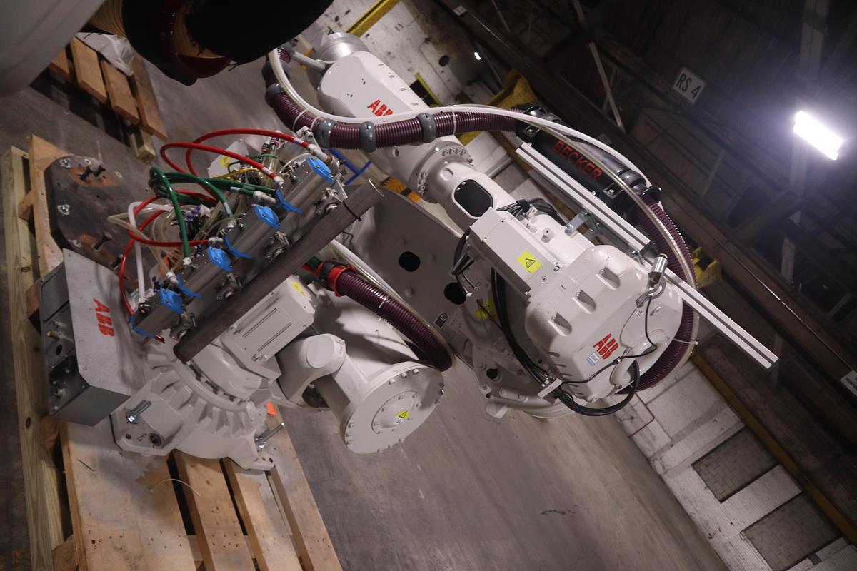 ABB MODEL IRB 6700-300/2.70 ROBOT 6-AXIS MANUFACTURED 2021 (8 AVAILABLE)