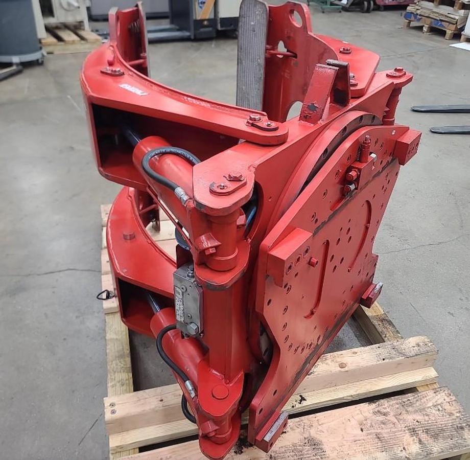 Used 72" BOLZONI AURAMO MODEL ARC-74-1472P PAPER ROLL CLAMP CLASS III MANUFACTURED 2021