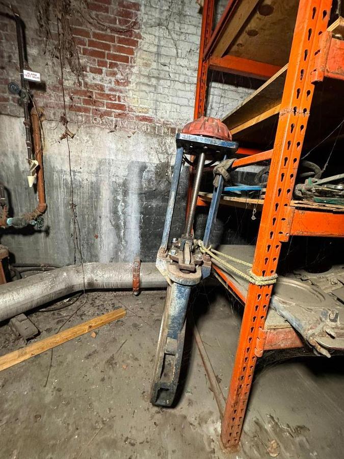 Used 20" FABRI-VALVE MANUAL KNIFE GATE VALVE