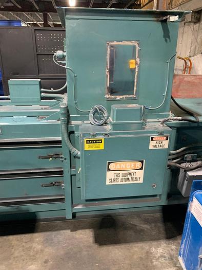 Used MAREN MODEL 423 HORIZONTAL CLOSED DOOR BALER