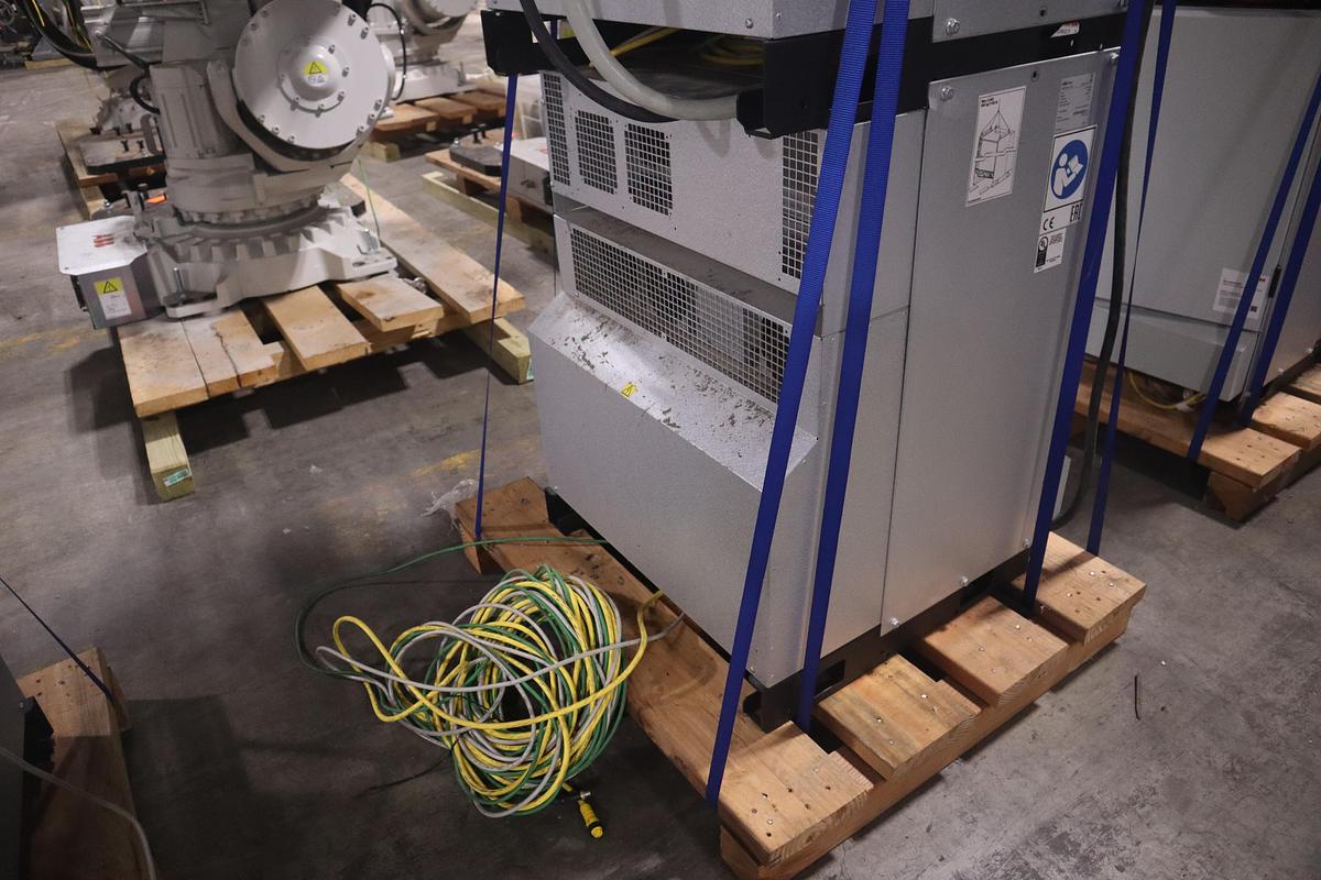 ABB MODEL IRB 6700-300/2.70 ROBOT 6-AXIS MANUFACTURED 2021