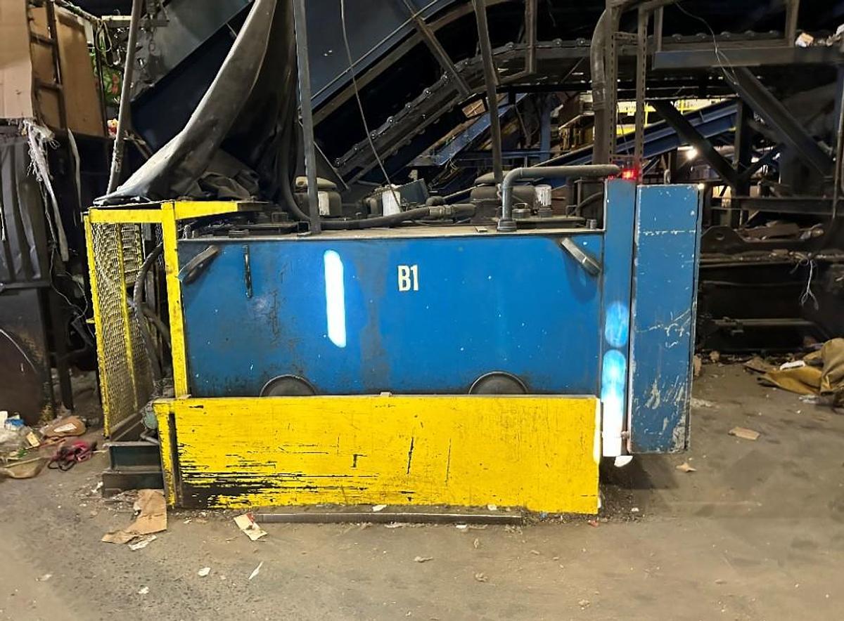 Used HARRIS TWO RAM BALER MODEL 240 T100 MFG 2013 - 200HP