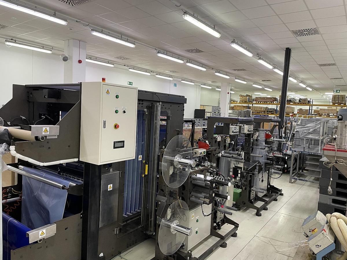 Used TOTANI BH60DLLLS POUCH MACHINE MACHINE WITH MODEL ST34 SPOUT INSERTER