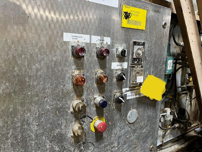 Used BLACK CLAWSON RAGGER W/ CONTROL PANEL