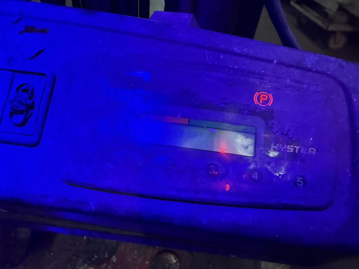 Used 6,000 POUND HYSTER MODEL E60XM2-33 ELECTRIC FORKLIFT