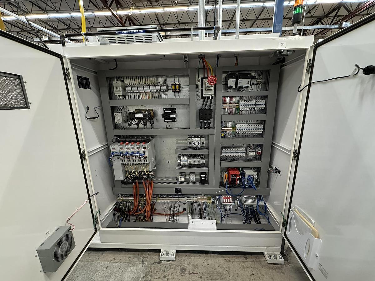 Used 72" WIDE CATBRIDGE MODEL 324 CONTINUOUS RUN SIMPLEX TURRET 24-36" REWIND DIAMETER