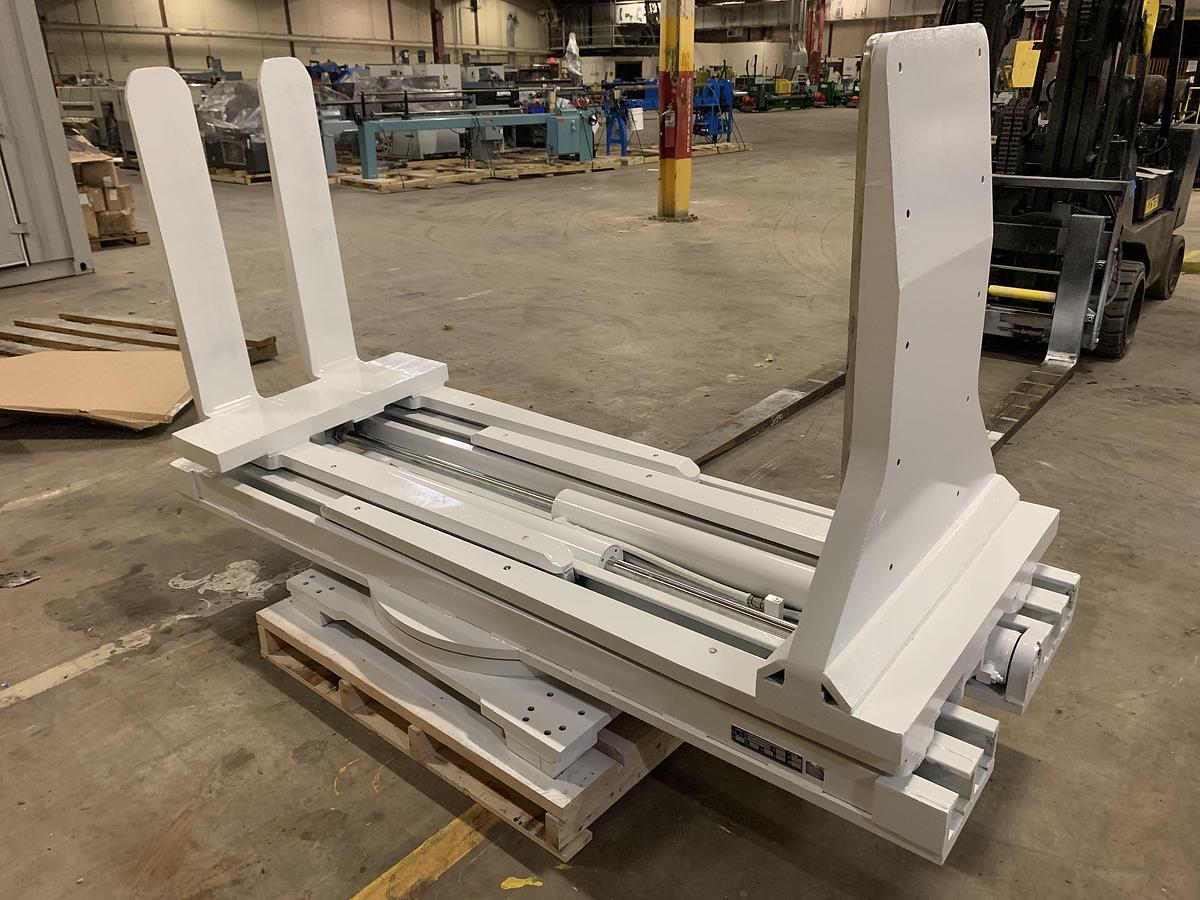 Used CASCADE BALE CLAMP ATTACHMENT (PREVIOUSLY ON 15,500 POUND FORKLIFT)