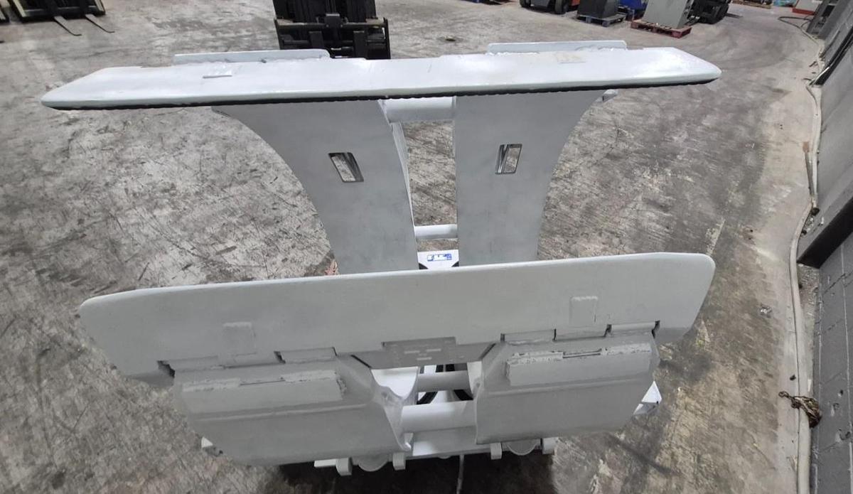 Used 72" CASCADE MODEL 100F-RCP-339 PAPER ROLL CLAMP CLASS IV