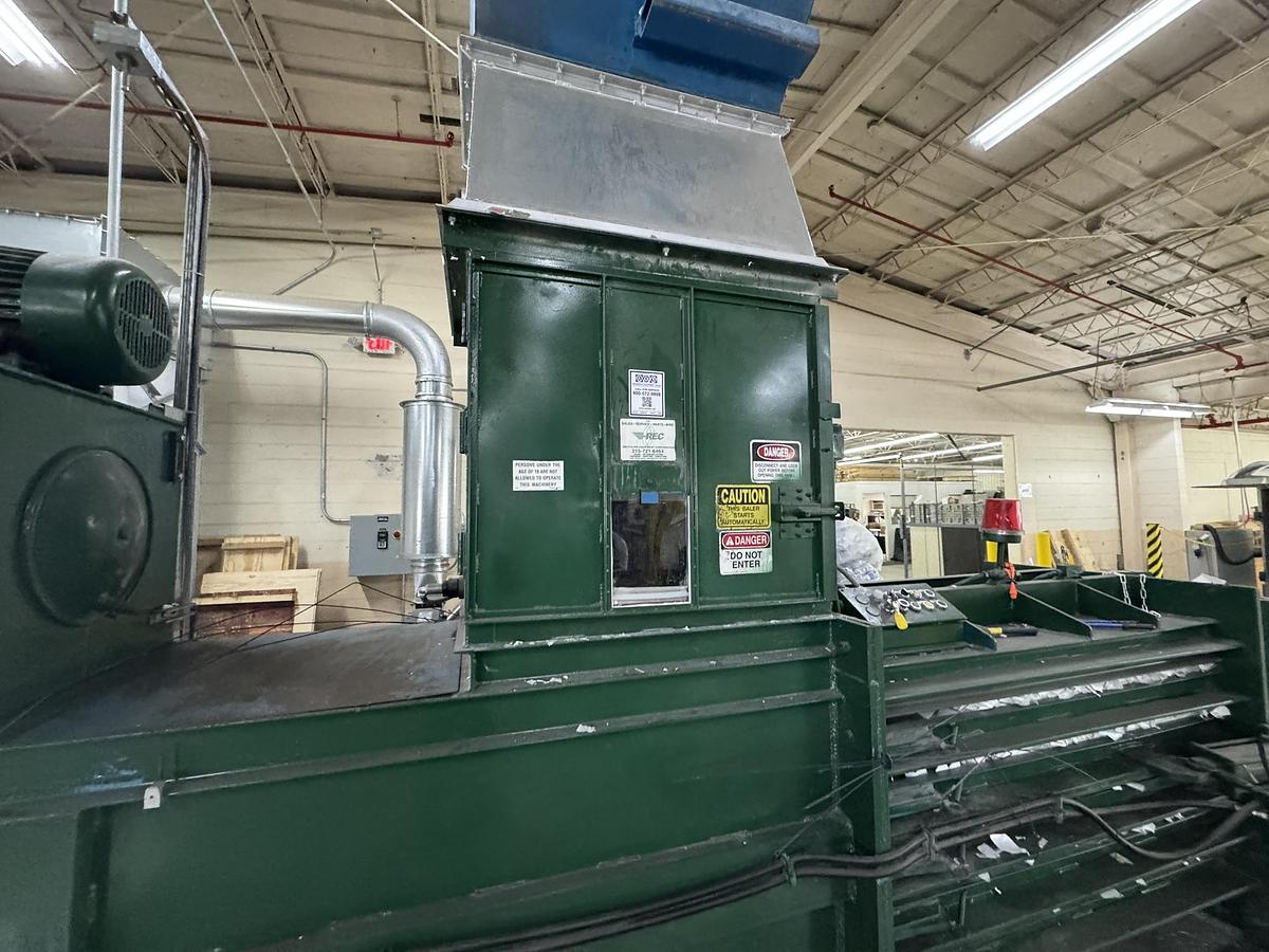 Used KMF HORIZONTAL CLOSED DOOR BALER