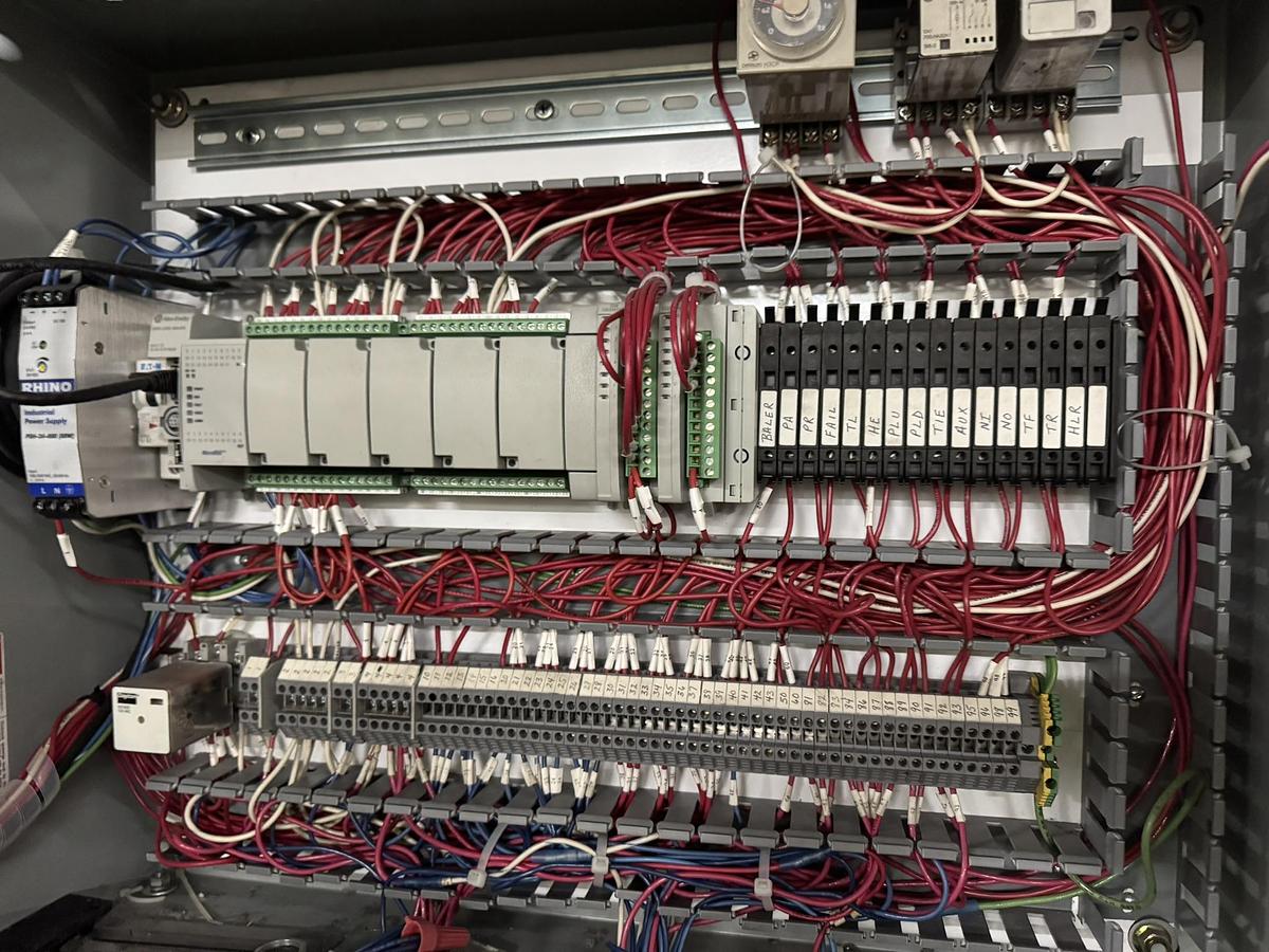 Used AMERICAN BALER MODEL 10357 HORIZONTAL AUTOTIE BALER 20 HP