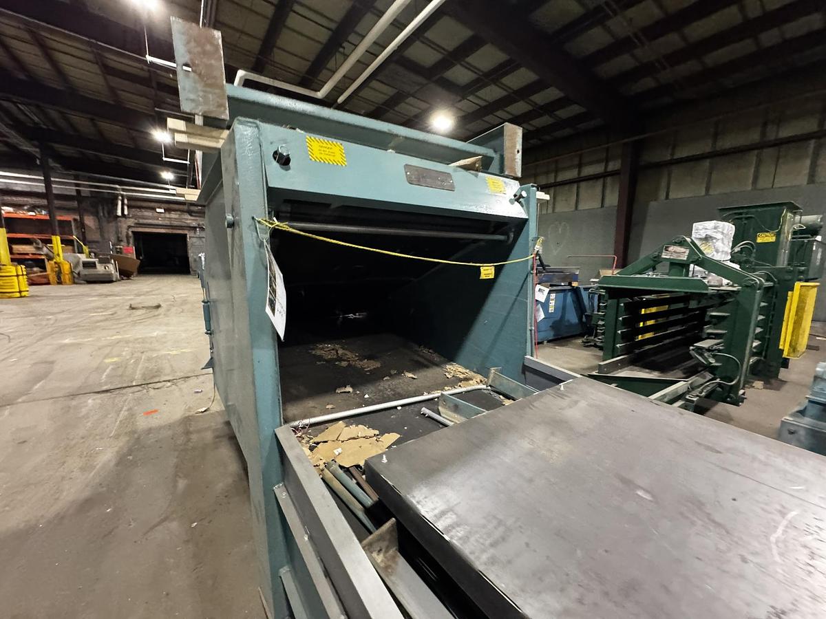 Used MAREN MODEL 72-S-0E-75 40HP HORIZONTAL AUTO-TIE BALER W/ MAREN MODEL 60 SHREDDER & CONVEYOR