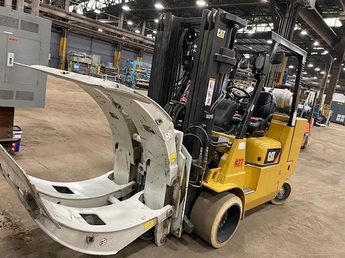 Used 2011 CATERPILLAR GC55K 12000LB CAPACITY ROLL CLAMP TRUCK 72" ROLL CLAMP TRUCK