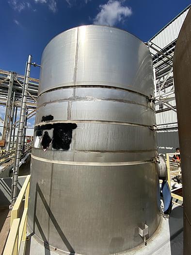 Used STAINLESS STEEL 10,000 GALLON VERTICAL STORAGE TANK