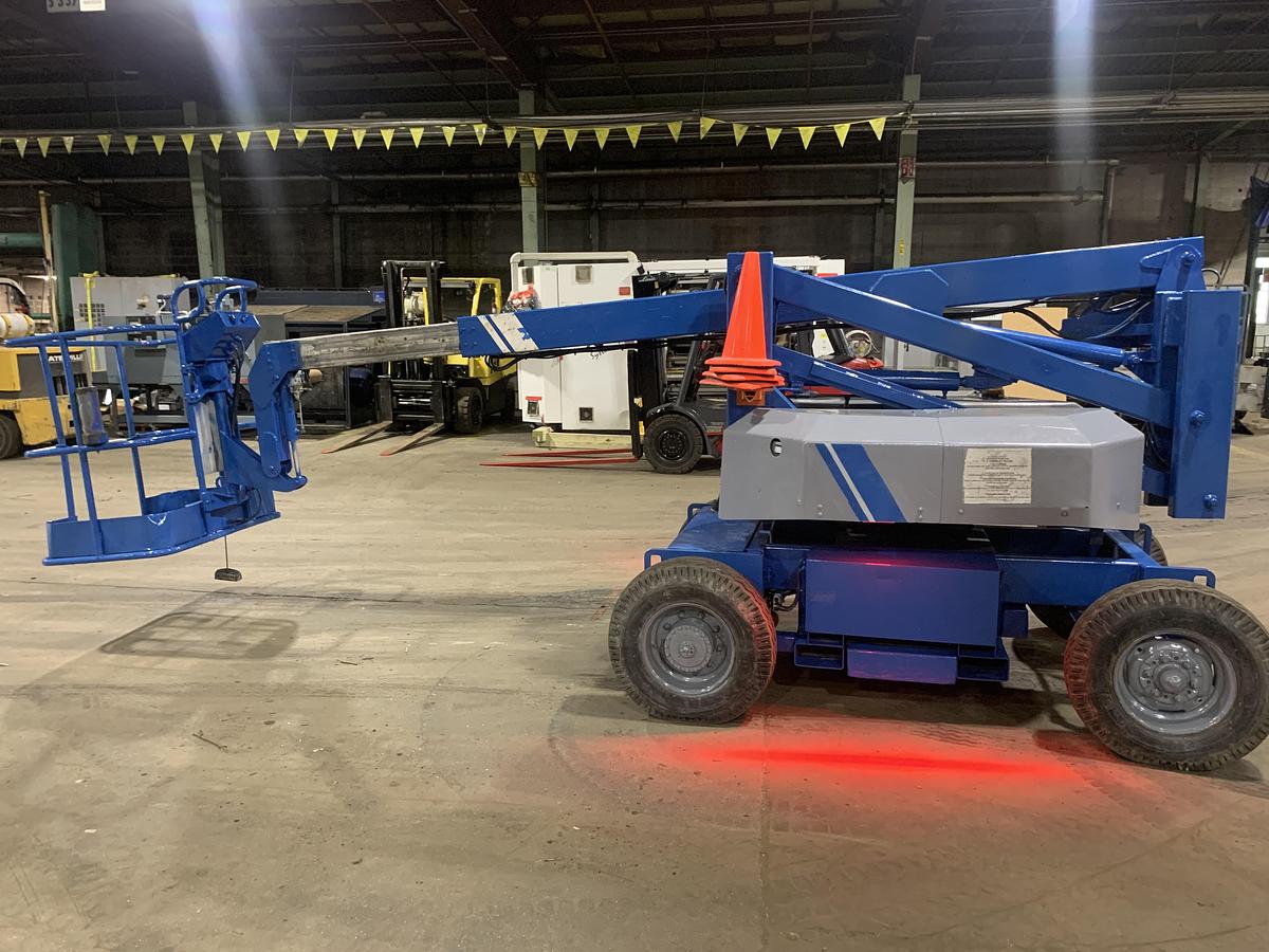 Used GENIE BOOM LIFT MODEL Z-30/20