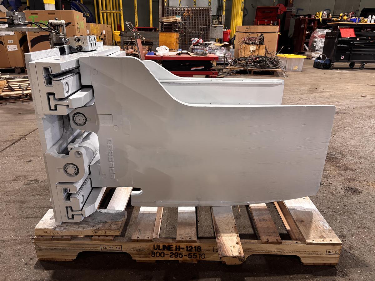 Used CASCADE MODEL 50DCFS12A CLASS III BALE CLAMP ATTACHMENT