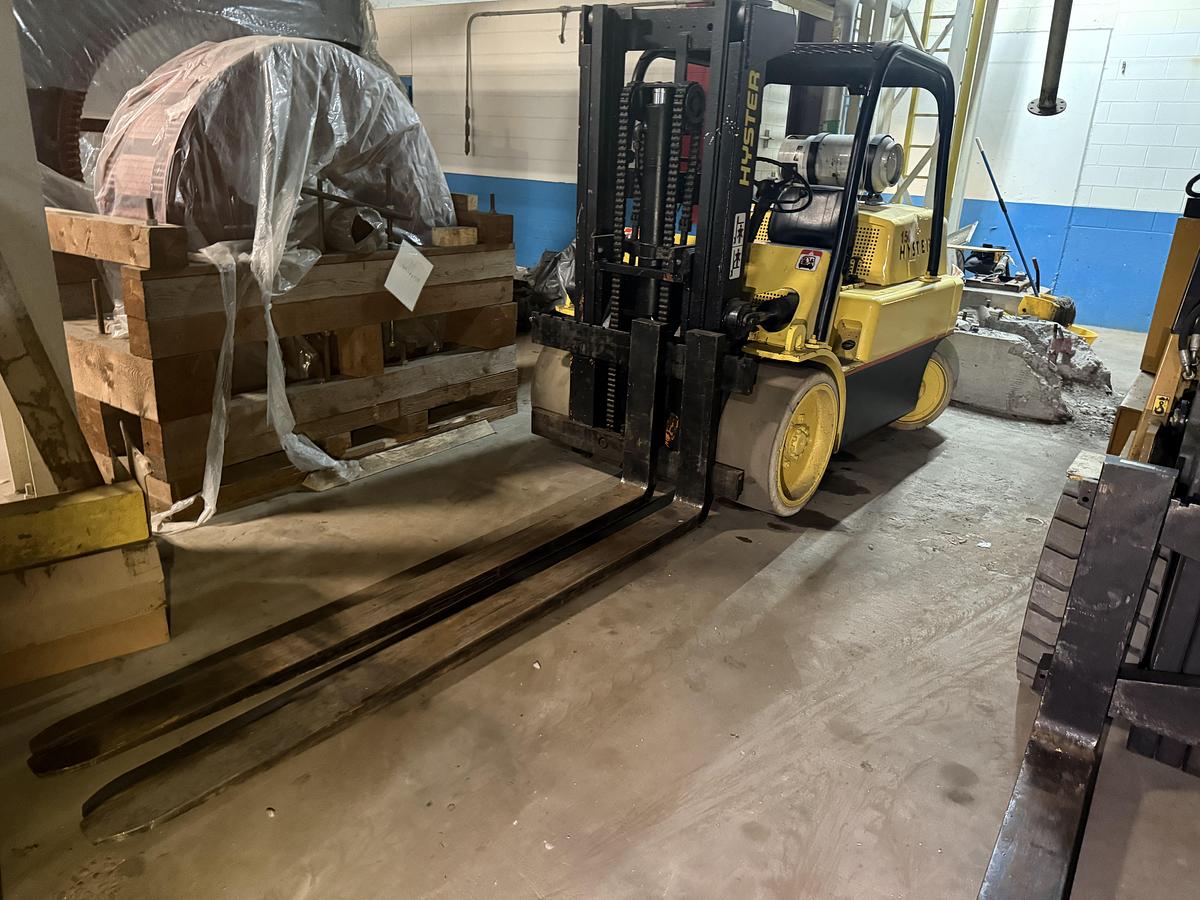 Used 15,000 LB. HYSTER MDL S150A 3 STAGE MAST LH94" RIGGING SPECIAL FORKLIFT LOW HOURS