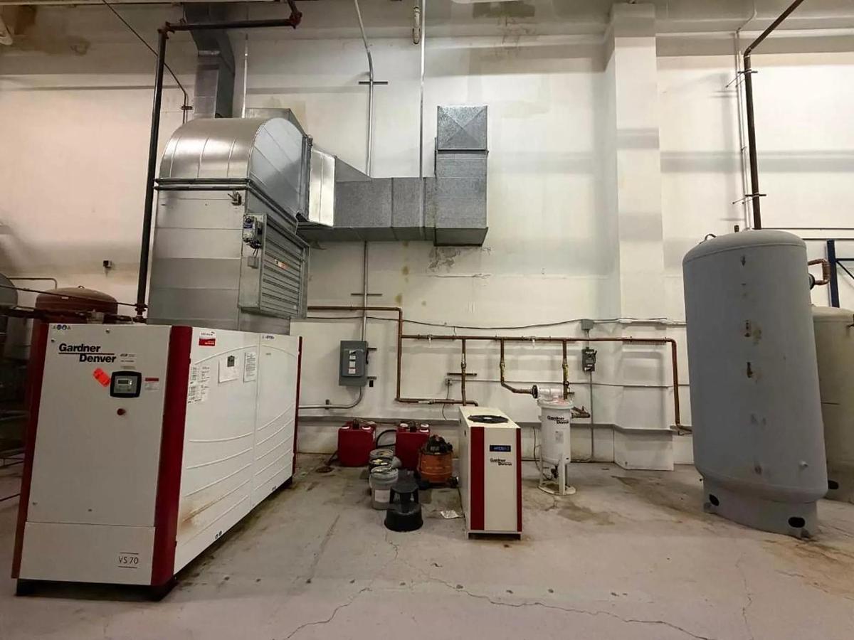 Used GARDNER DENVER VS 70 COMPLETE VARIABLE SPEED ROTARY SCREW AIR COMPRESSOR SYSTEM MANUFACTURED 2018