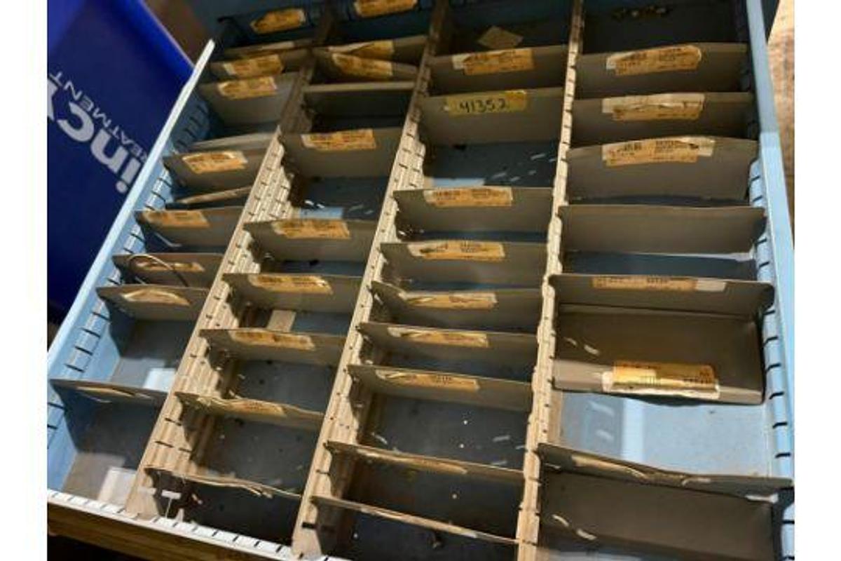 Used LYON 11 DRAWER TOOL CABINET CONTENTS NOT INCLUDED