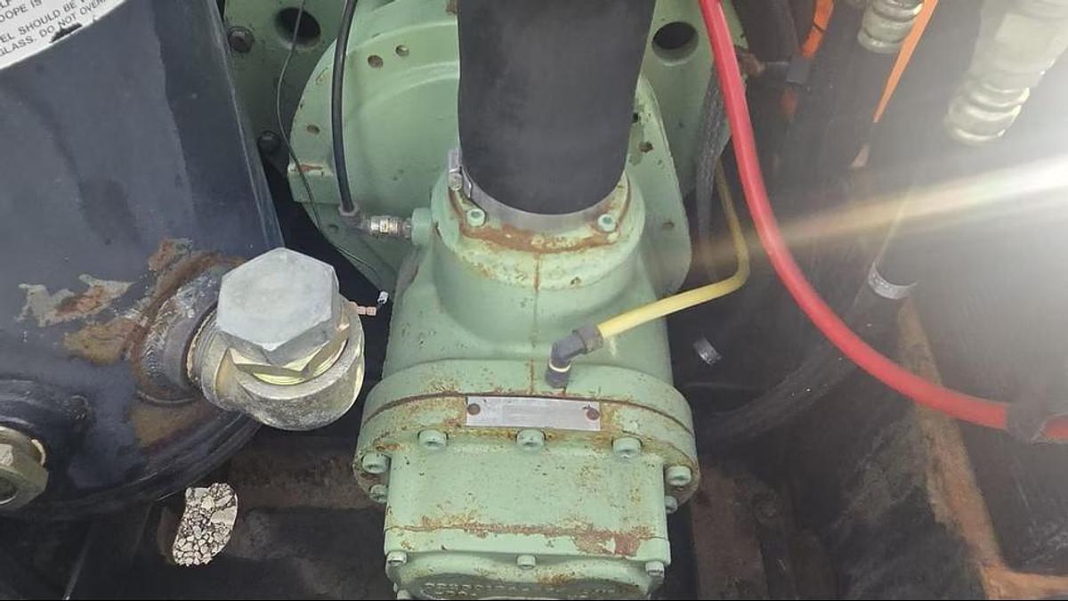 Used SULLAIR MODEL 185 PORTABLE AIR COMPRESSOR