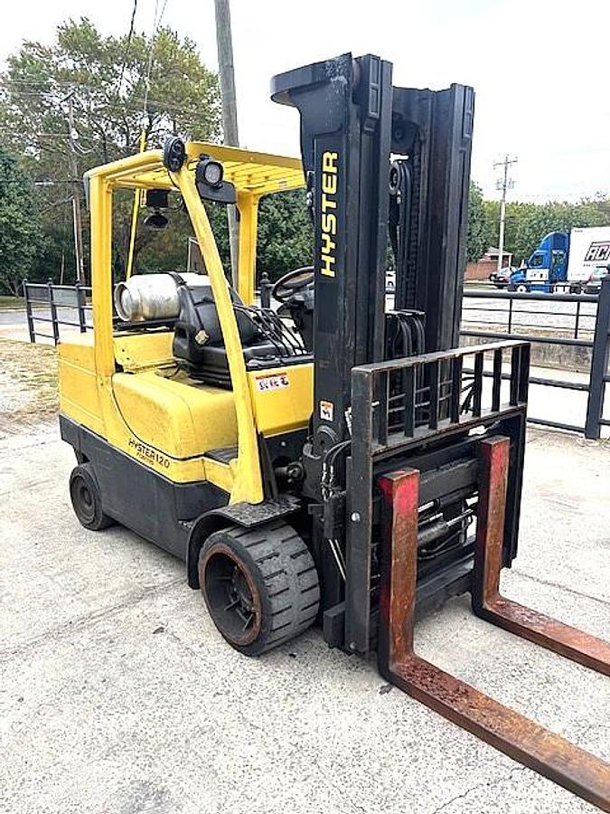 Used 12,000 POUND HYSTER S120FT MFG 2016
