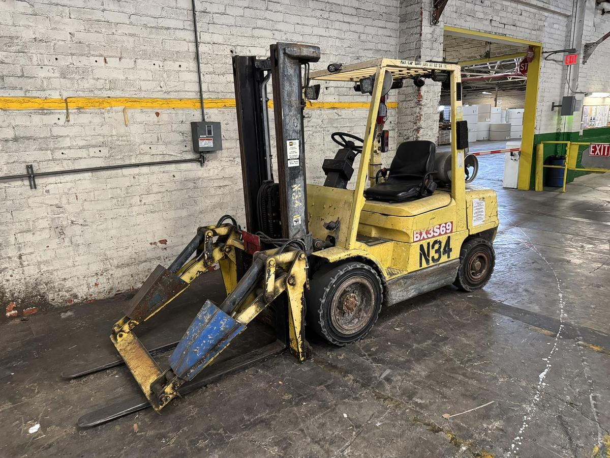 5,500 POUND HYSTER FORKLIFT