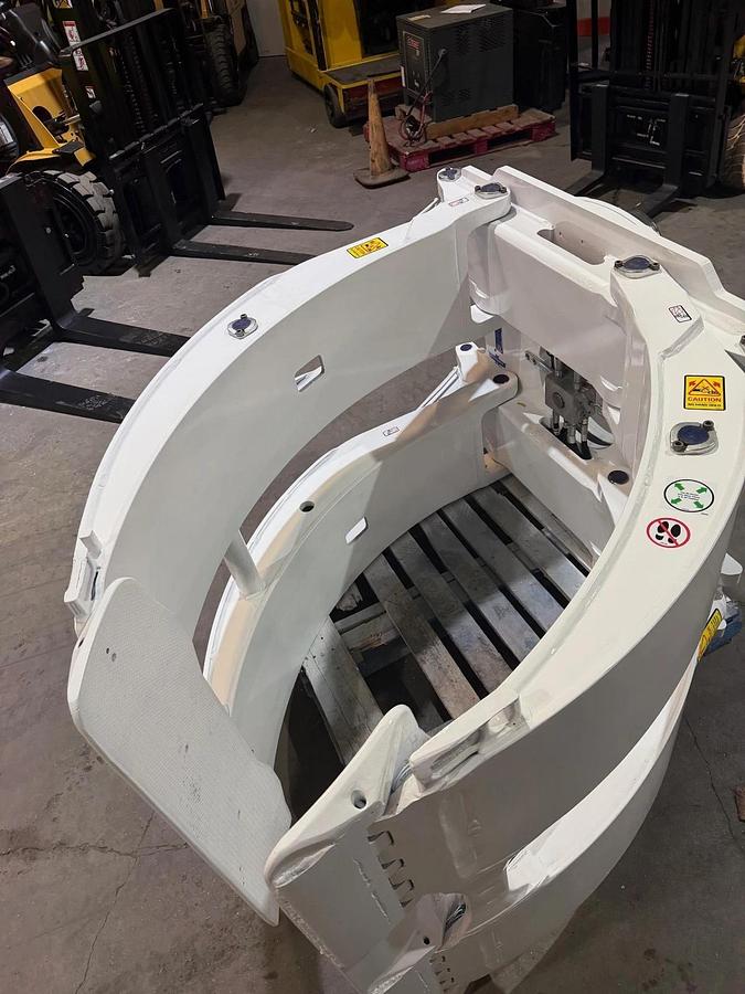 Used 84" CASCADE PAPER ROLL CLAMP MODEL 46H-RCP-4A-0090 CLASS IV MANUFACTURED 2020
