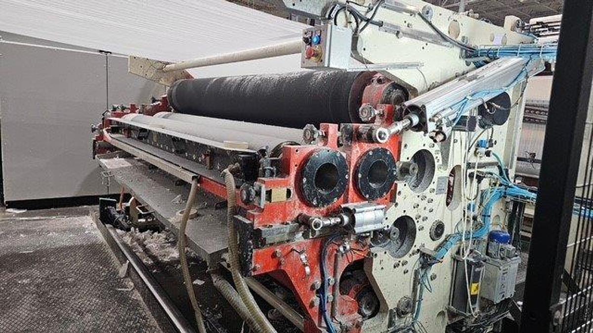 Used 108" WIDE UNIVERSAL TISSUE TECHNOLOGY BRT/KRT REWINDING LINE W/4 LANE LOG SAW