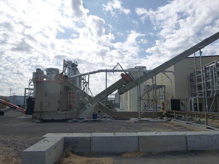 Used WARREN & BAERG MFG GRINDING AND METERING SYSTEM FOR STRAW RECYCLING