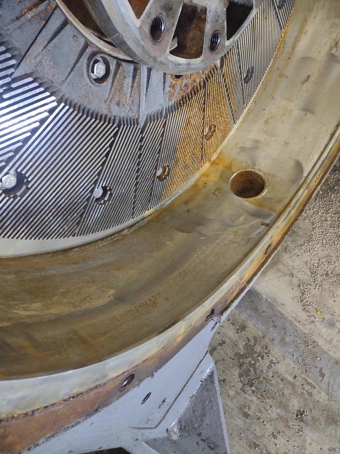 Used 34"/38" BELOIT DD4000 DOUBLE DISC REFINER