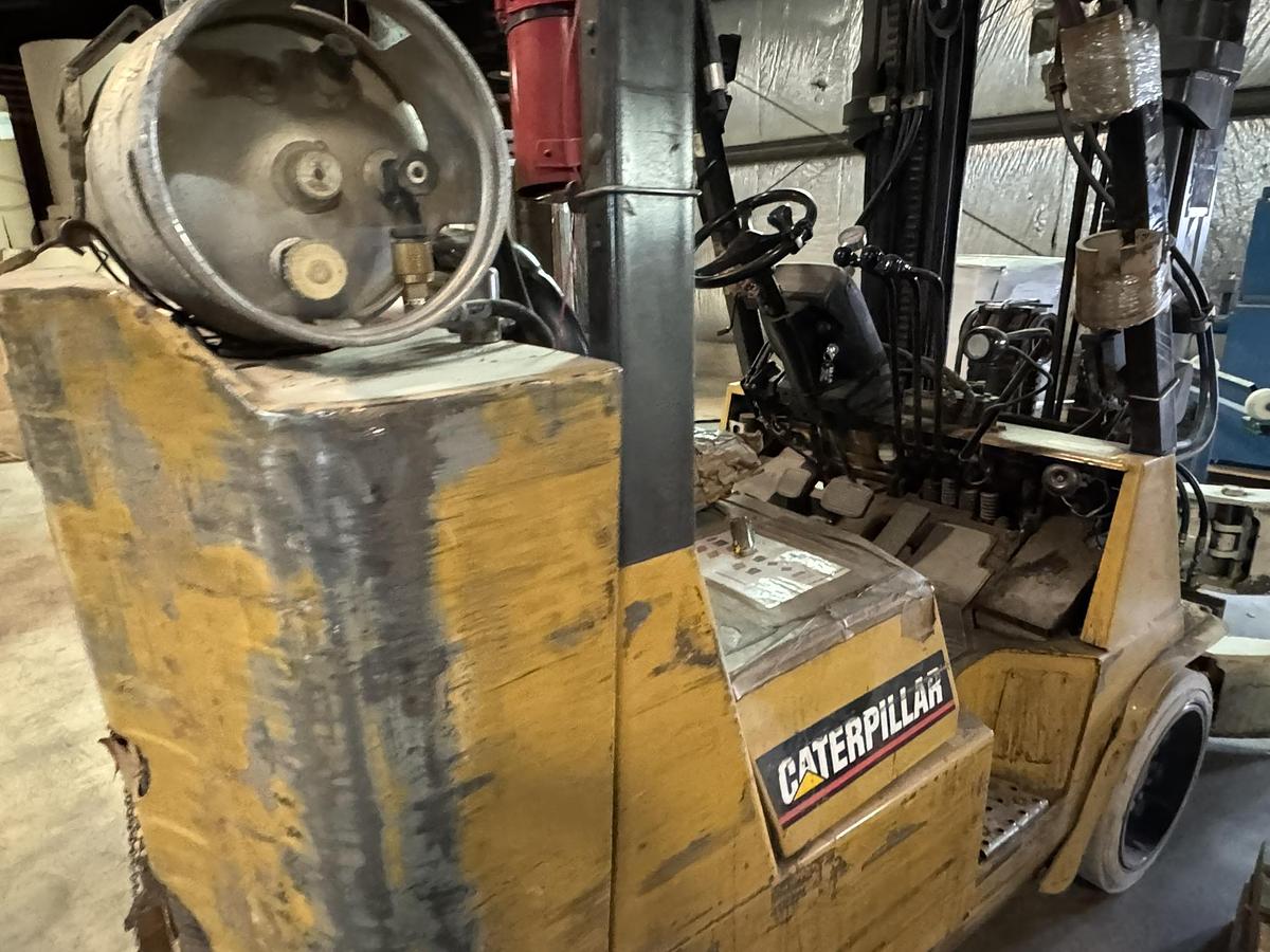 Used CATERPILLAR ROLL CLAMP TRUCK MODEL GC40KSTR WITH CASCADE CLAMP