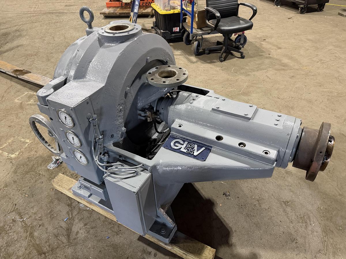 Used BELOIT DD4000 SERIES 24" DISC REFINER WITH NEW PLATES PLATES