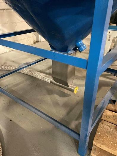 Used Novatec Model MPC-1000 Desiccant Dryer with Hopper