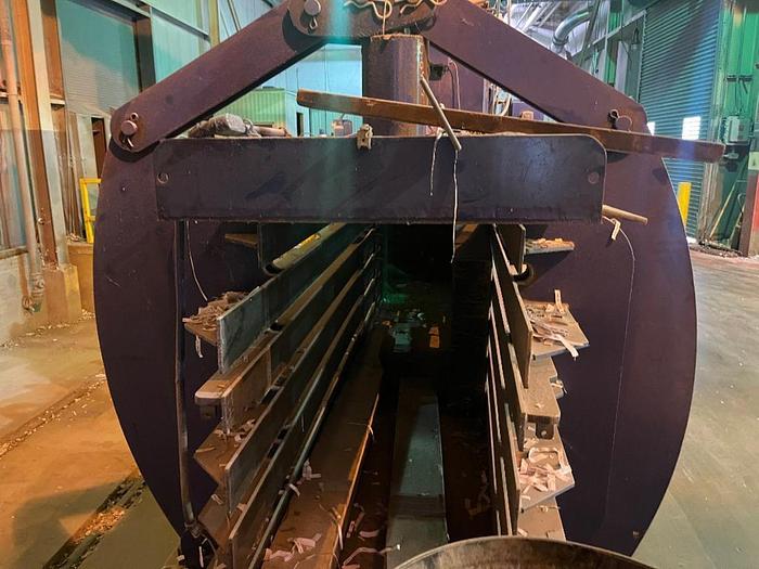 Used AMERICAN MODEL PAC HORIZONTAL AUTO TIE BALER WITH PARKER CONTROLS 30 HP - NEEDS REBUILD