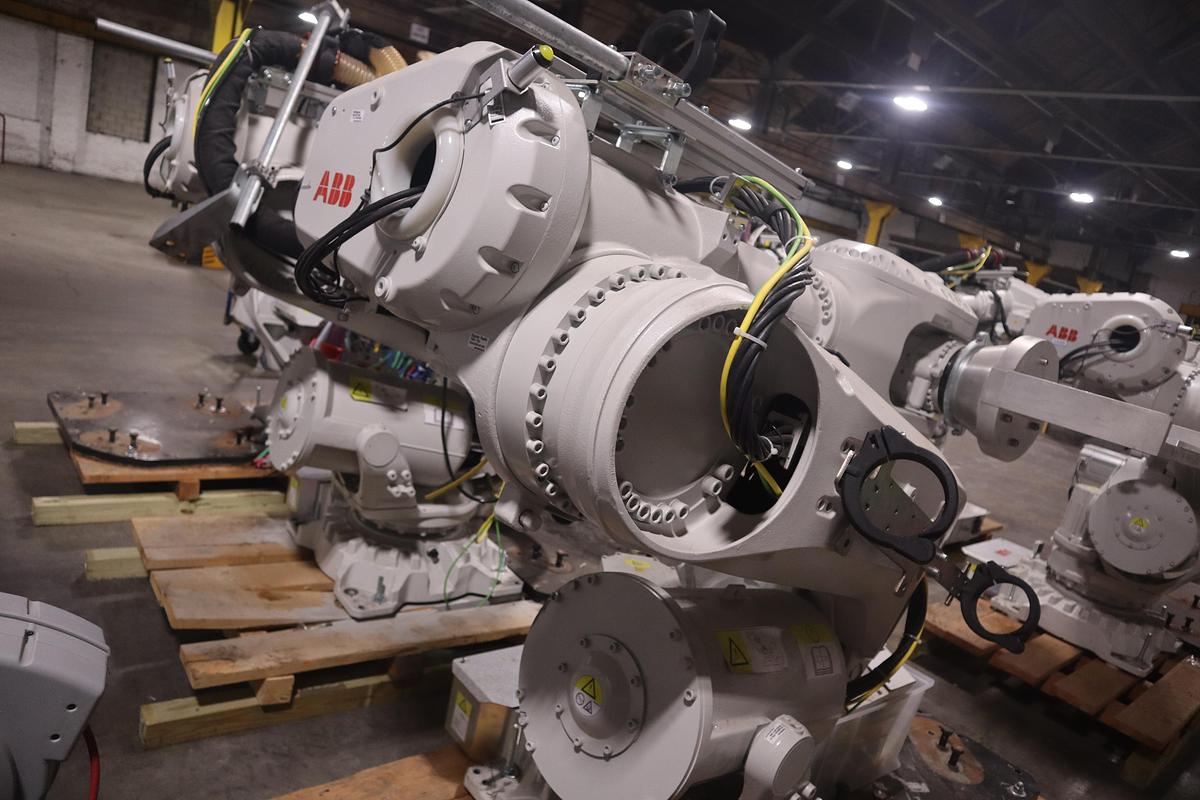 ABB MODEL IRB 6700-300/2.70 ROBOT 6-AXIS MANUFACTURED 2021