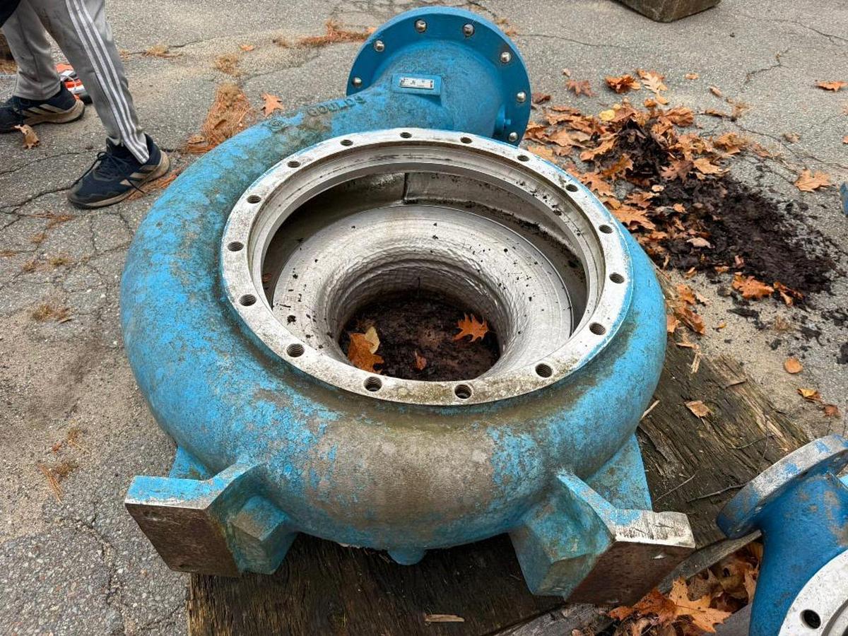 Used GOULDS 3175 PUMP CASING SIZE 12X14-22 STAINLESS STEEL