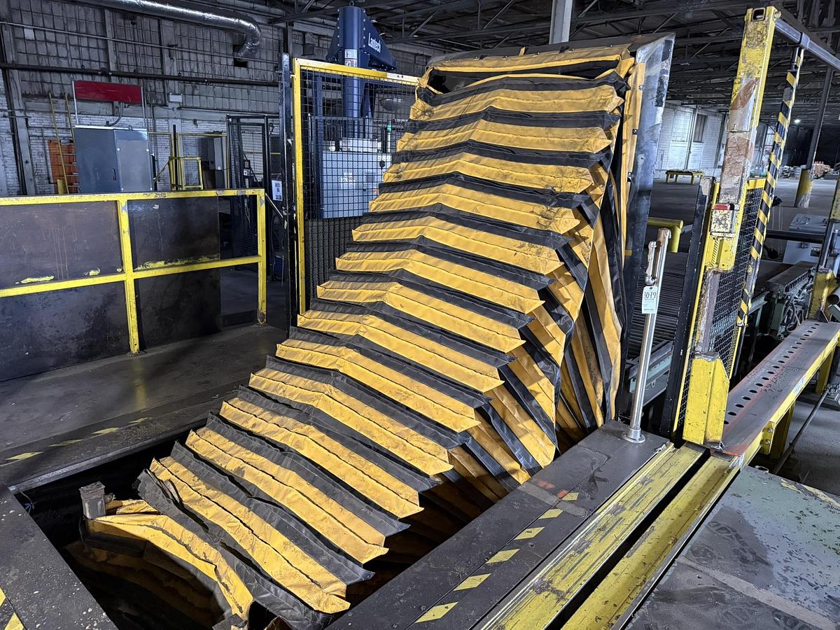 Used UPENDER 5,300 POUND CAPACITY