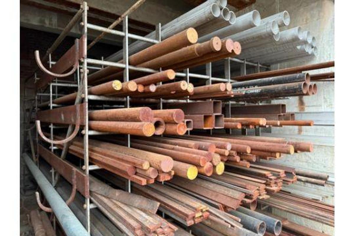 Used LARGE AMOUNT OF CAST, STAINLESS STEEL, ALUMINUM, GALVINIZED AND PVC PIPES