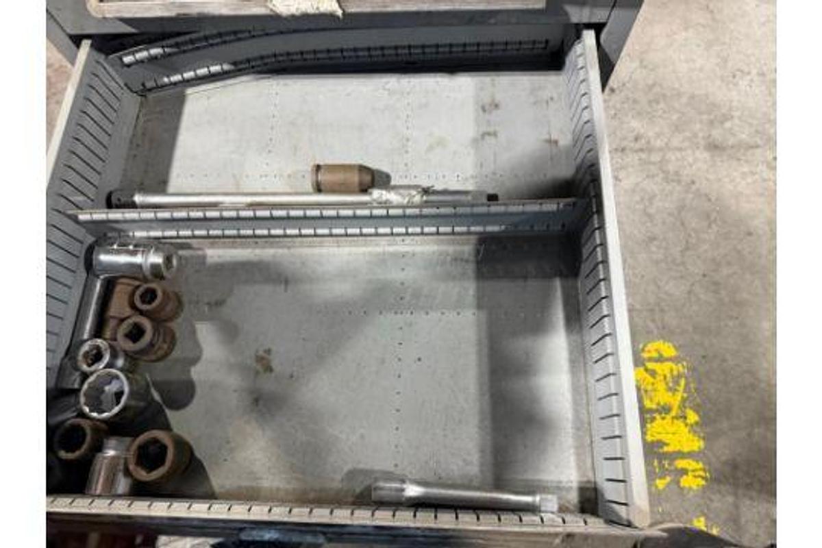 Used LYON 11 DRAWER TOOL CABINET CONTENTS NOT INCLUDED