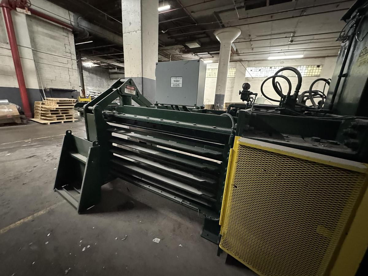 Used AMERICAN BALER MODEL 10357 HORIZONTAL AUTOTIE BALER 20 HP