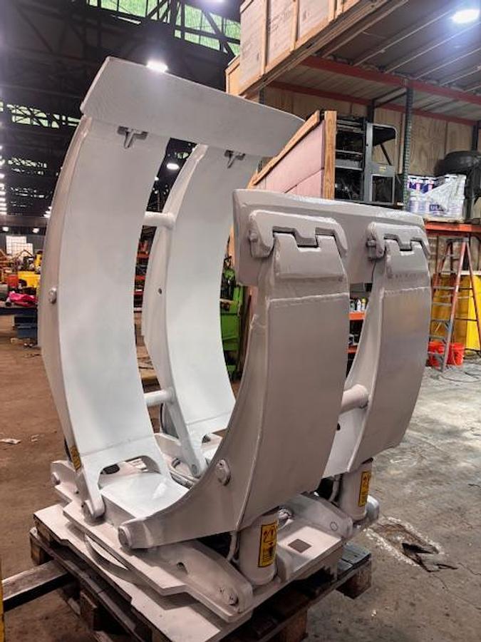 Used CASCADE 84" DIAMTER ROLL CLAMP 120F-RCP-05CR3 CLASS IV